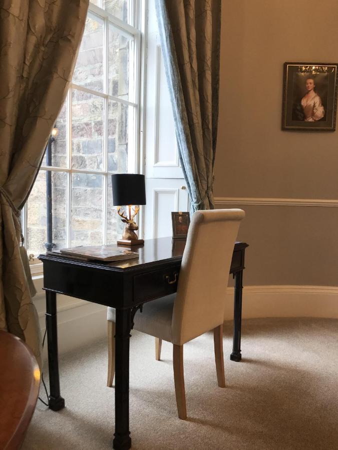 Escape To Edinburgh @ Albyn Place Bagian luar foto