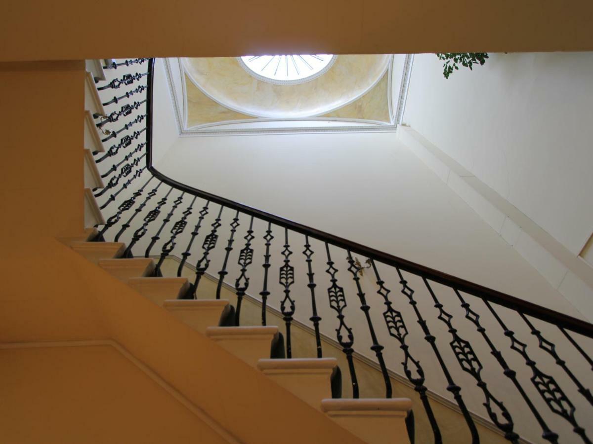 Escape To Edinburgh @ Albyn Place Bagian luar foto