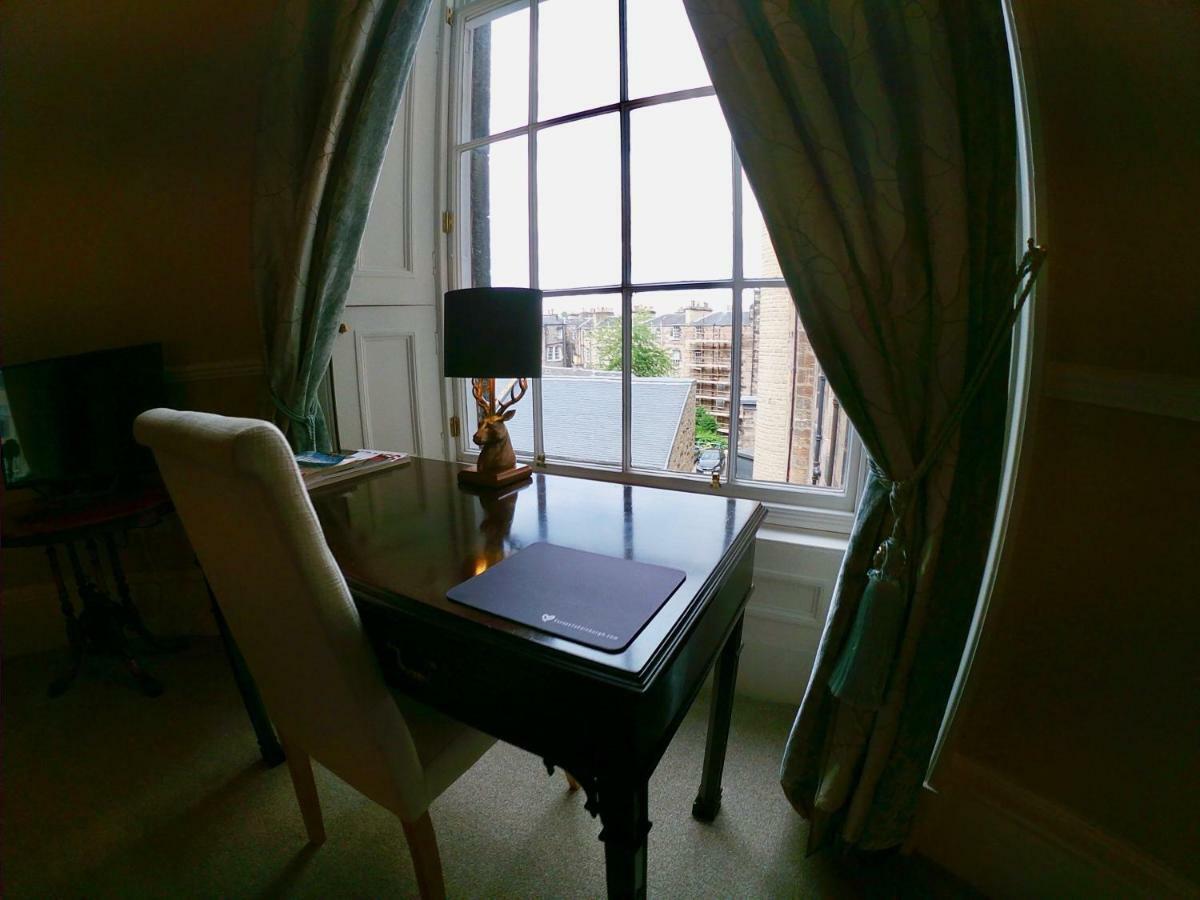 Escape To Edinburgh @ Albyn Place Bagian luar foto