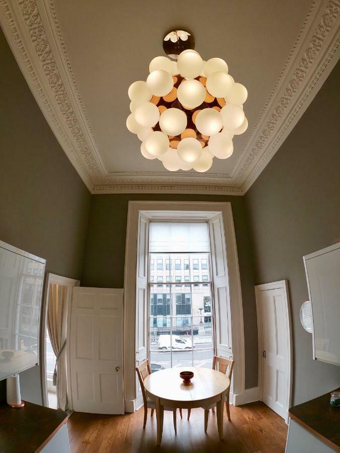 Escape To Edinburgh @ Albyn Place Bagian luar foto