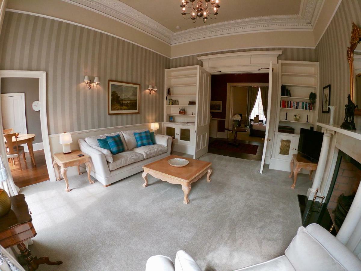 Escape To Edinburgh @ Albyn Place Bagian luar foto