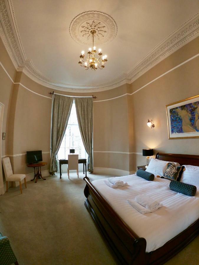 Escape To Edinburgh @ Albyn Place Bagian luar foto