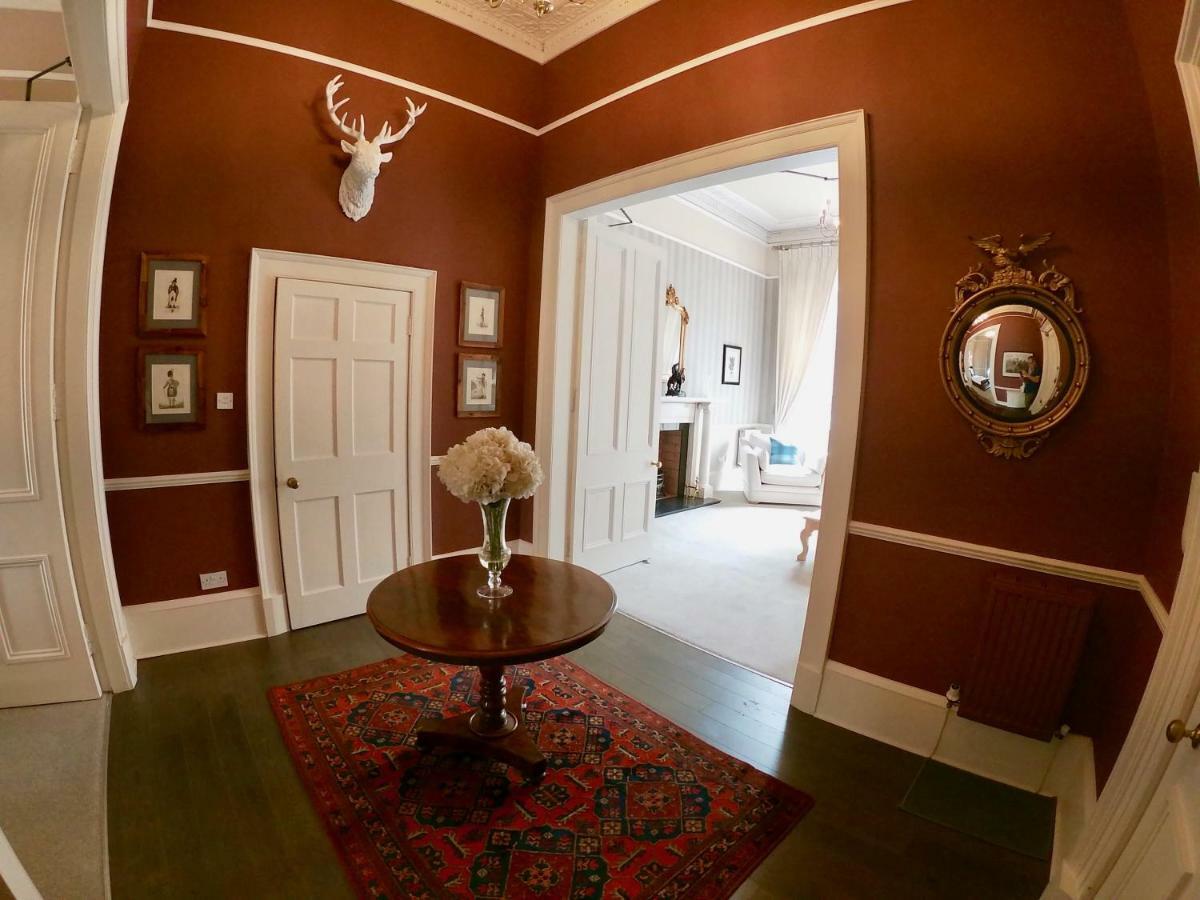 Escape To Edinburgh @ Albyn Place Bagian luar foto